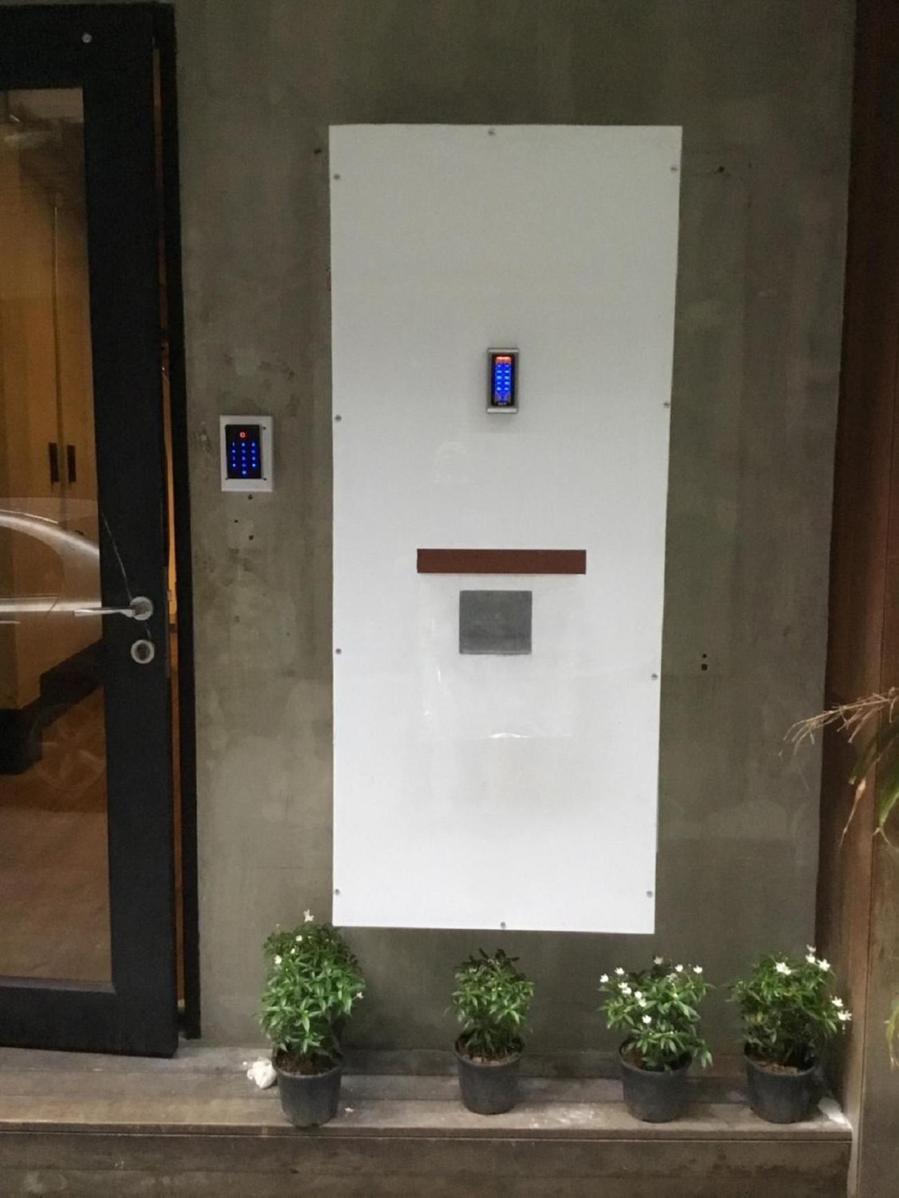 X Go Inn Silom Road -Bts Saint Louis Bangkok Luaran gambar