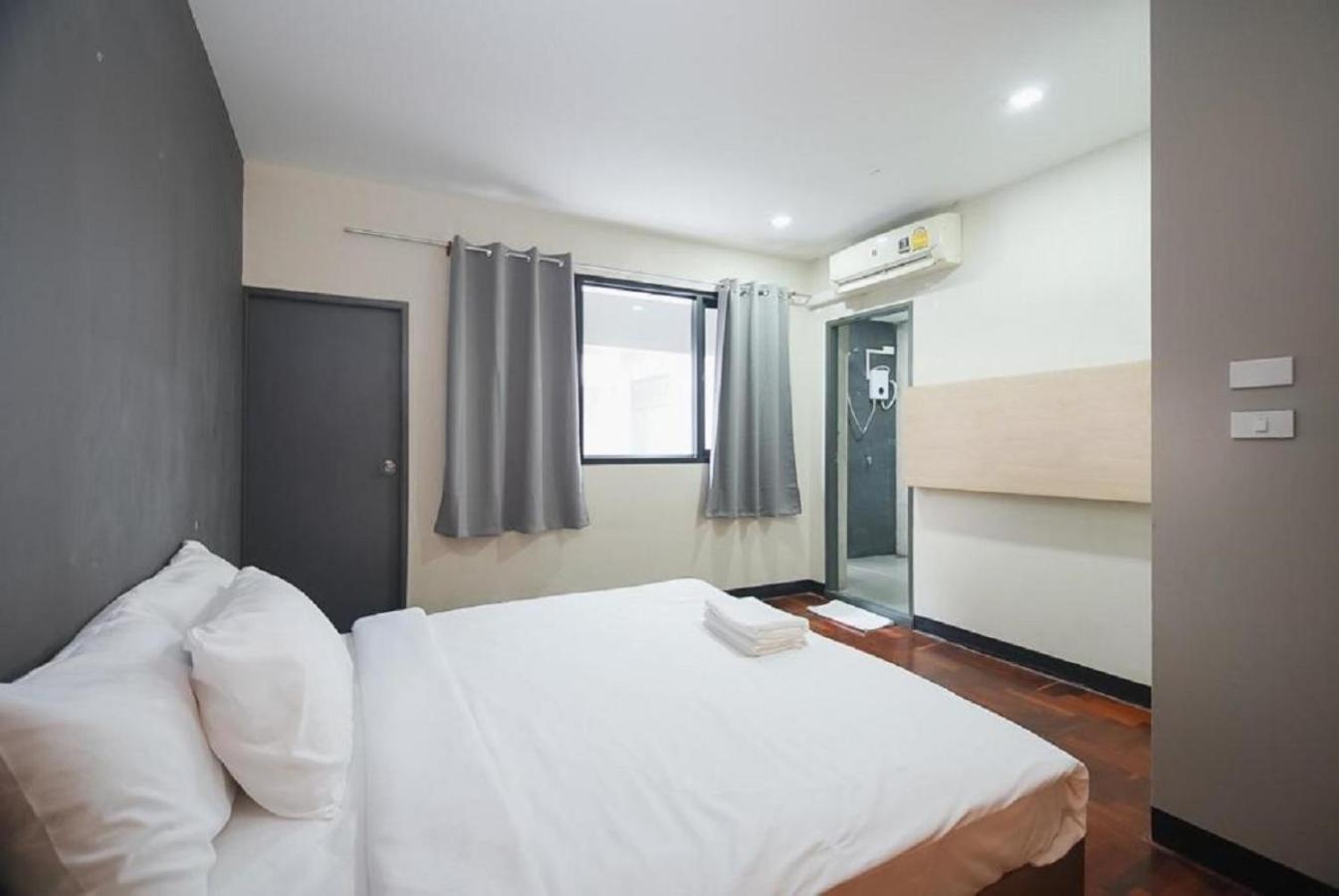 X Go Inn Silom Road -Bts Saint Louis Bangkok Luaran gambar